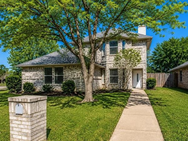 2811 Ravens Court, Arlington, TX 76001