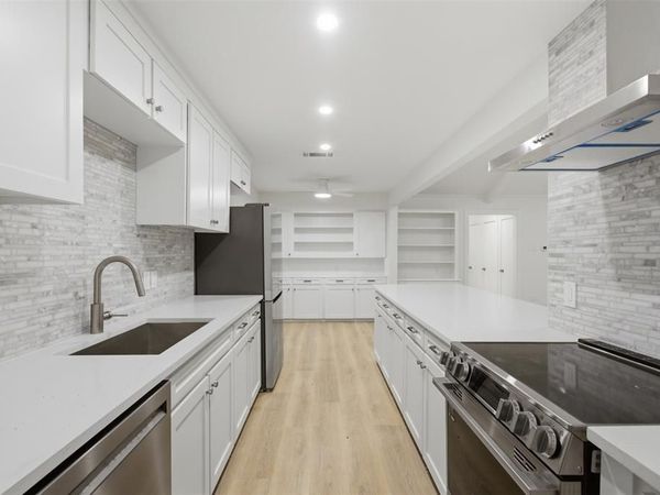 7517 Meadow Oaks Drive, Dallas, TX 75230