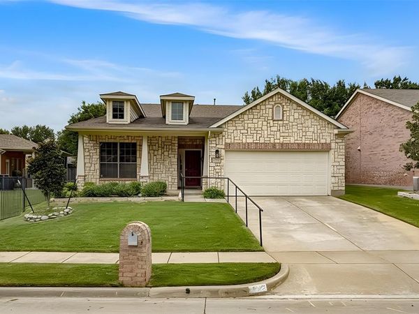6820 Algarve Drive, Denton, TX 76210