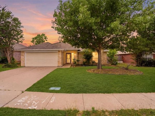 104 Adams Drive, Crowley, TX 76036