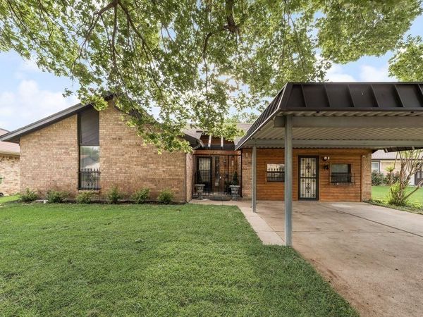 6217 Green Apple Court, Watauga, TX 76148