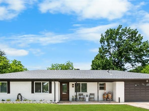 436 Ball Street, Grapevine, TX 76051