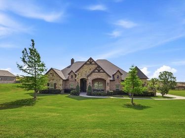 10700 San Simeon Lane, Fort Worth, TX 76179