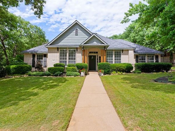 729 Big Horn Trail, Crowley, TX 76036