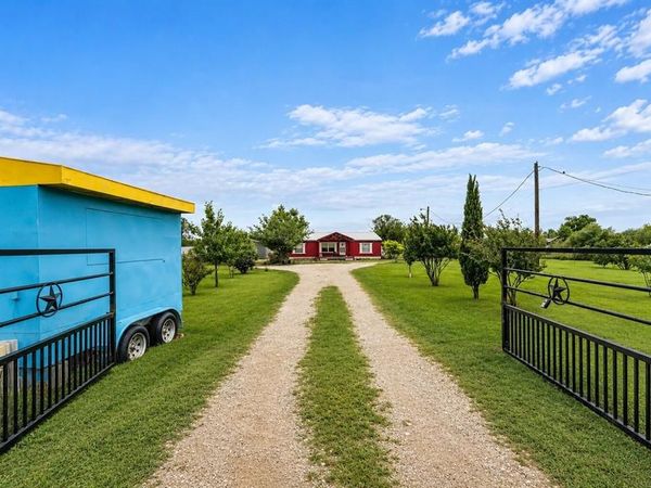 2412 Luisa Lane, Alvarado, TX 76009