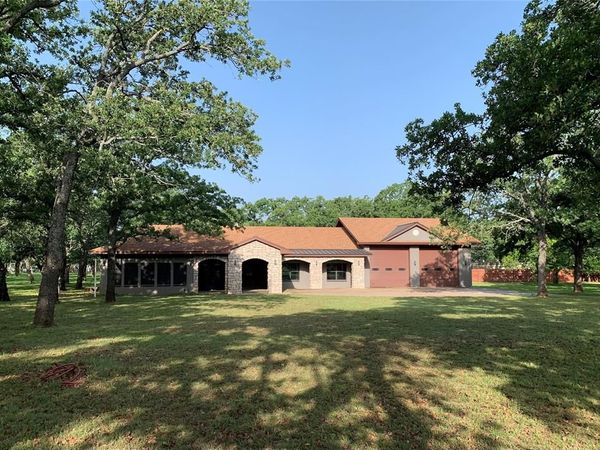 162 Eastledge Drive, Graham, TX 76450