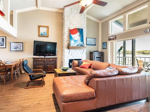 300 Rush Creek Drive , Unit B2, Heath, TX 75032
