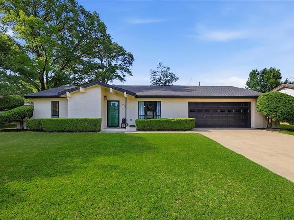 217 E Louella Drive, Hurst, TX 76054