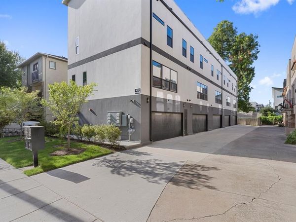 5810 Hudson Street , Dallas, TX 75206