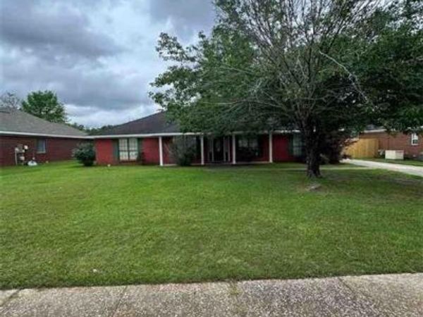 5469 Henning Drive W, Mobile, AL 36619