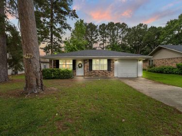303 LAKE STREET , New Llano, LA 71461