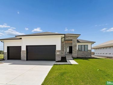 11722 S 124th Avenue , Papillion, NE 68046