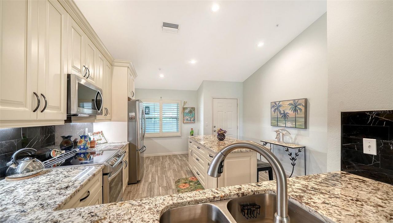 8750 Olde Hickory Avenue, Unit 9305, Sarasota, FL 34238 Photo