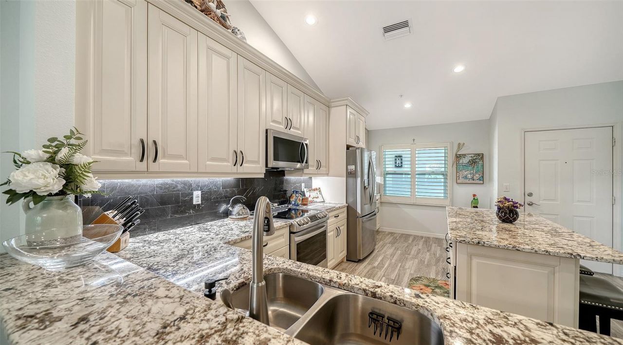8750 Olde Hickory Avenue, Unit 9305, Sarasota, FL 34238 Photo