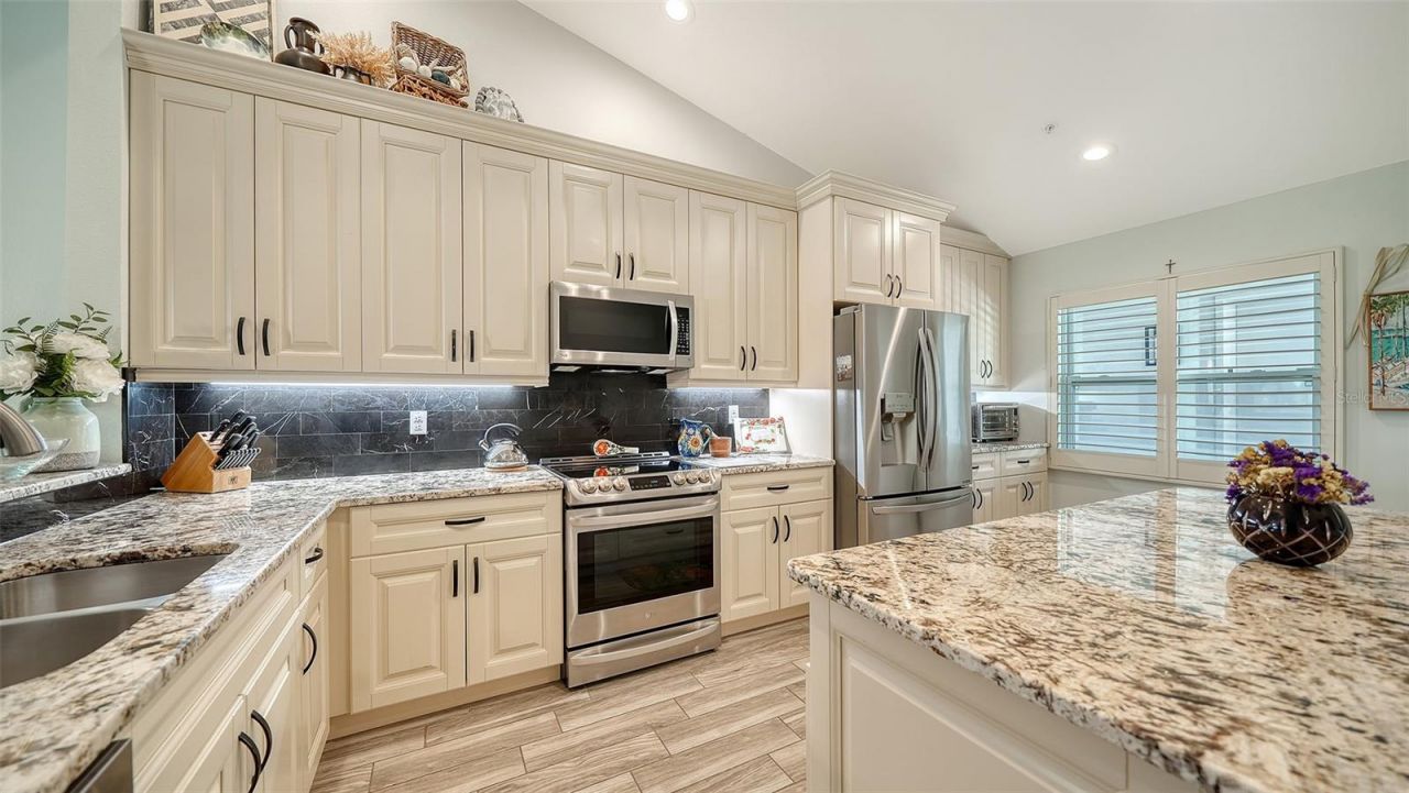 8750 Olde Hickory Avenue, Unit 9305, Sarasota, FL 34238 Photo