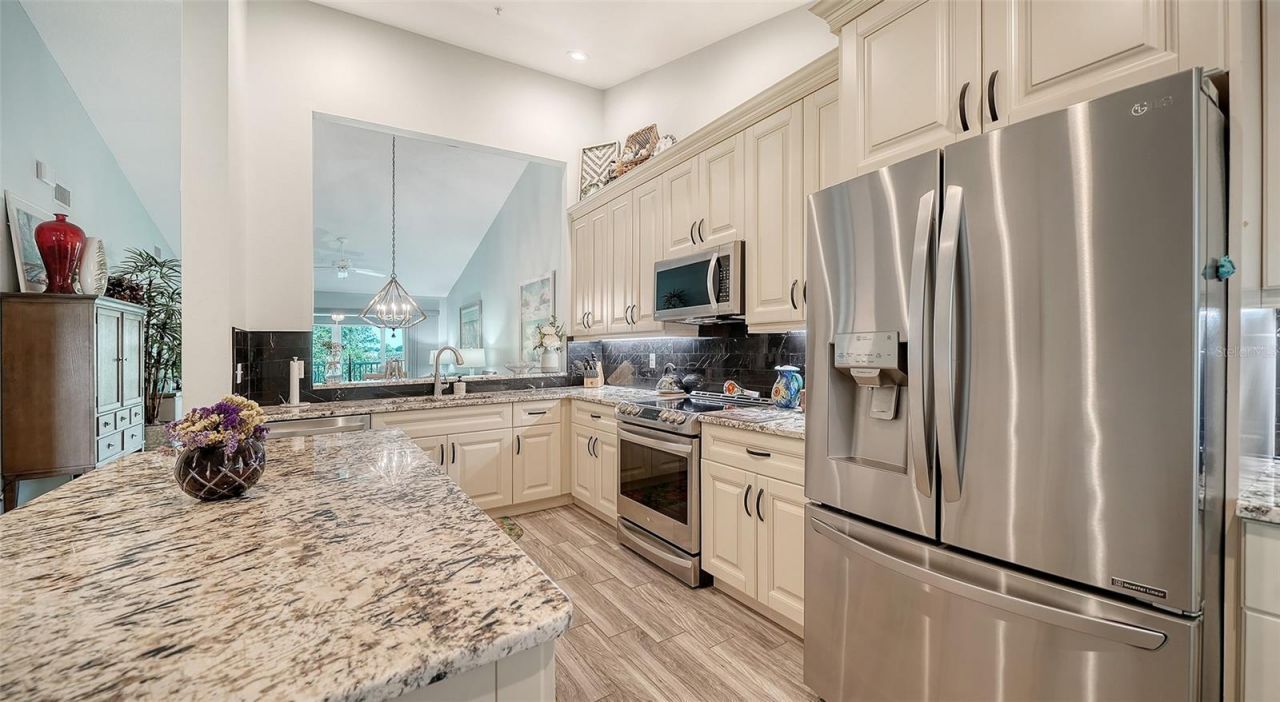 8750 Olde Hickory Avenue, Unit 9305, Sarasota, FL 34238 Photo