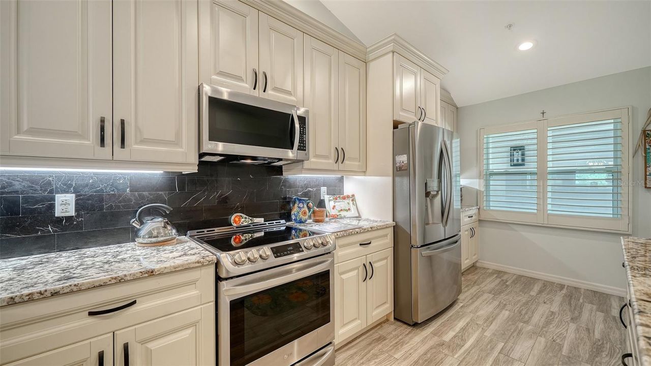 8750 Olde Hickory Avenue, Unit 9305, Sarasota, FL 34238 Photo