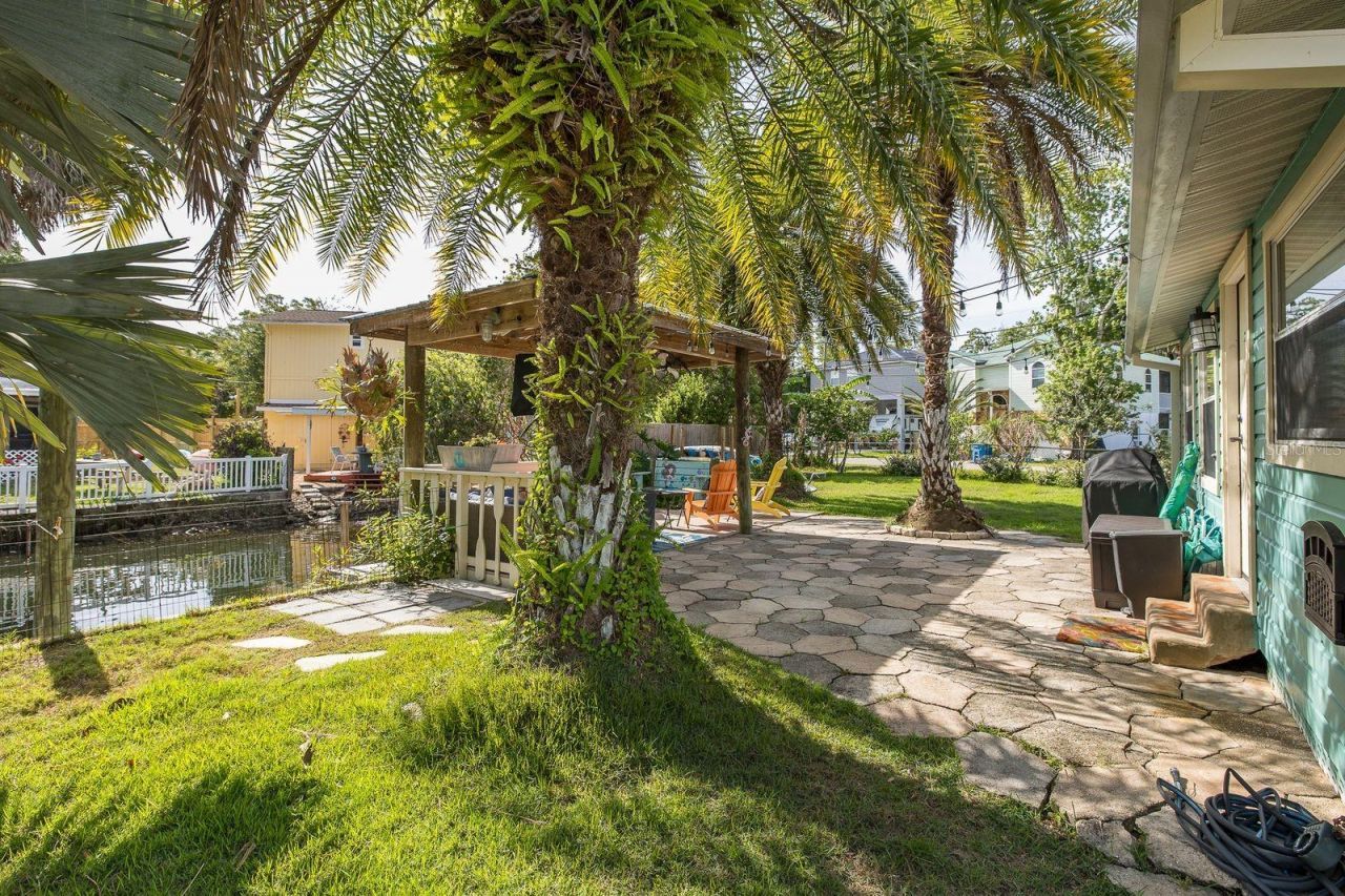 5473 Darlene Street, Weeki Wachee, FL 34607 Photo