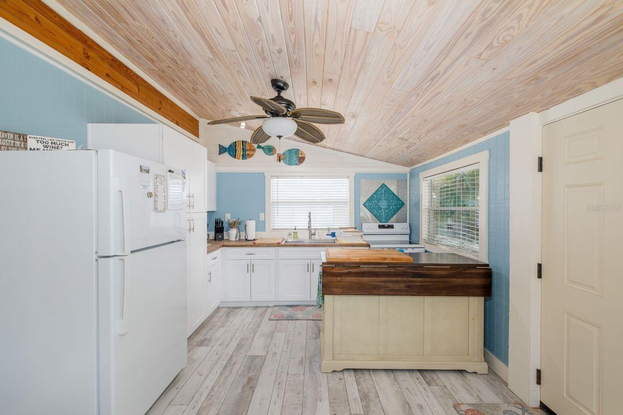 5473 Darlene Street, Weeki Wachee, FL 34607 Photo
