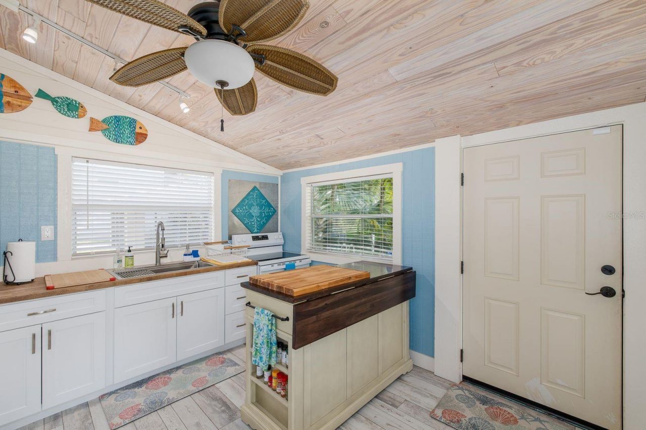 5473 Darlene Street, Weeki Wachee, FL 34607 Photo