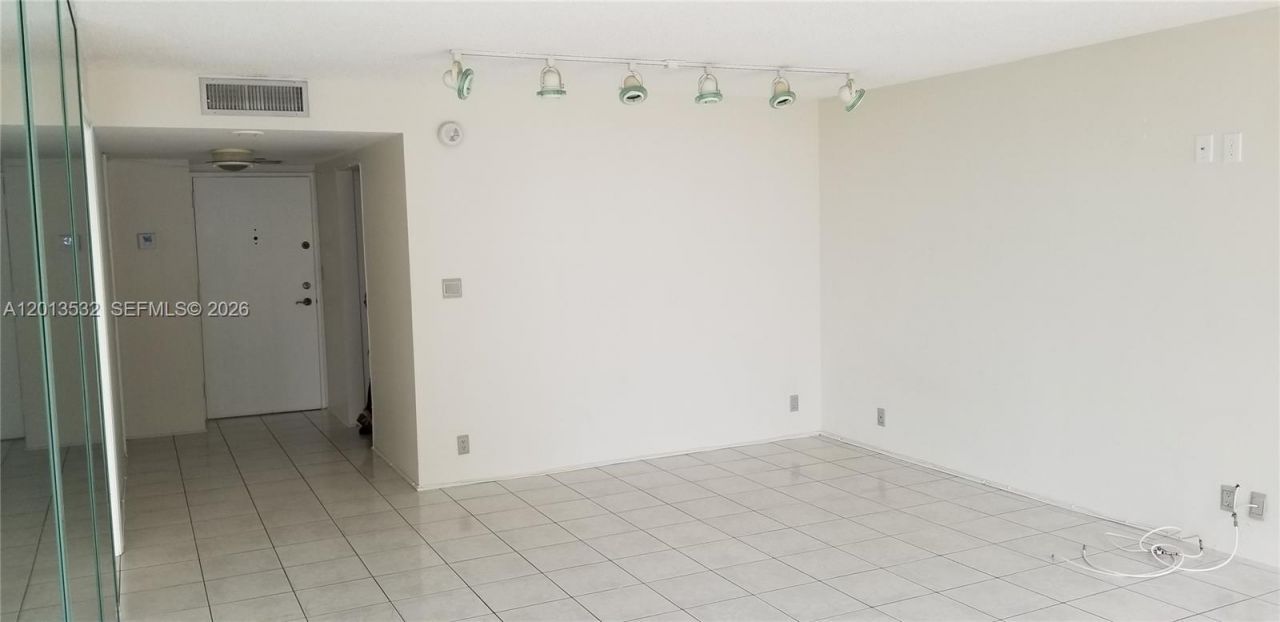 1901 Brickell Ave , Unit B906, Miami, FL 33129 Photo