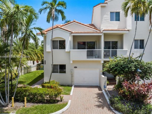 21399 Marina Cove Cir , Unit 11, Aventura, FL 33180