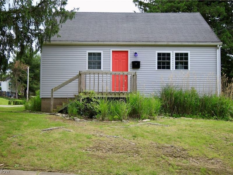 124 E King Street, Zanesville, OH 43701 Photo 3