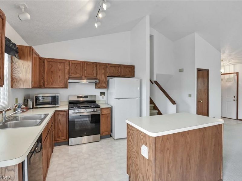 6396 Olive Avenue, North Ridgeville, OH 44039 Photo 11