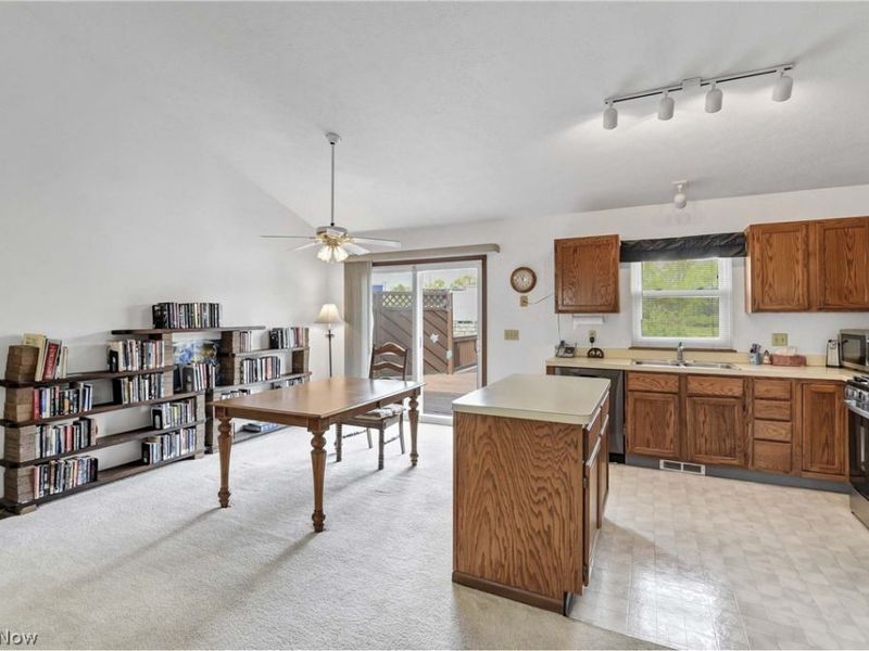 6396 Olive Avenue, North Ridgeville, OH 44039 Photo 3