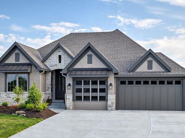 912 Savannah Lane, Greenwood, MO 64034