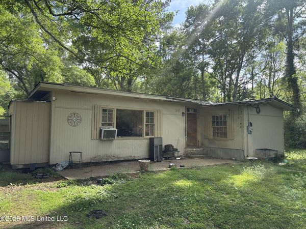 26 Longino Road, Hattiesburg, MS 39401