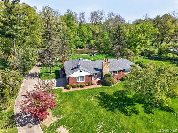 15623 Millar Road, Clinton Twp, MI 48036