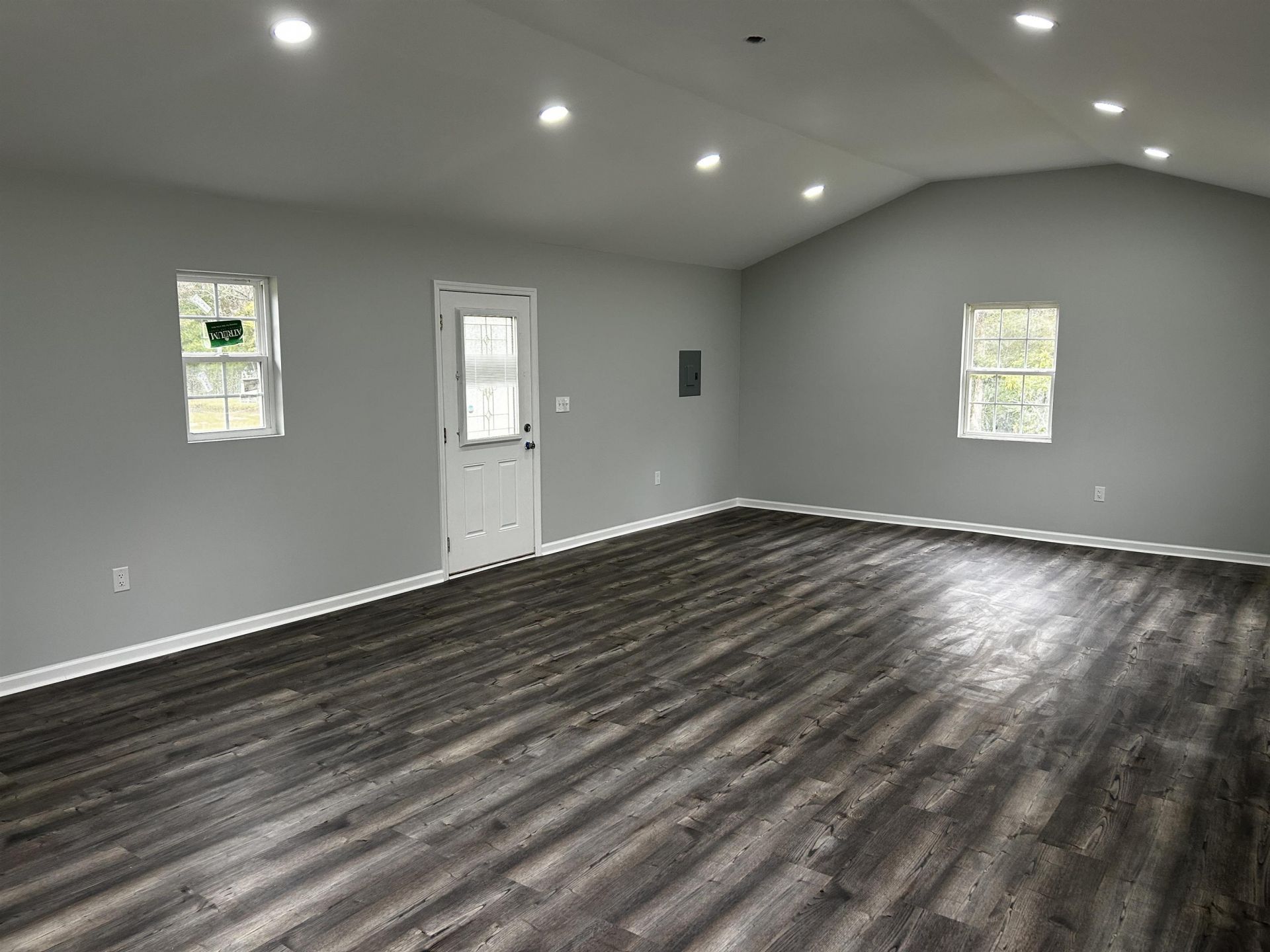255 Ole Maple St.  Photo 8