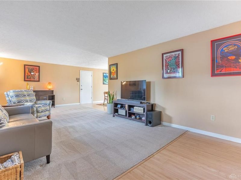 9398 Shawhan Drive, Centerville, OH 45458 Photo 3