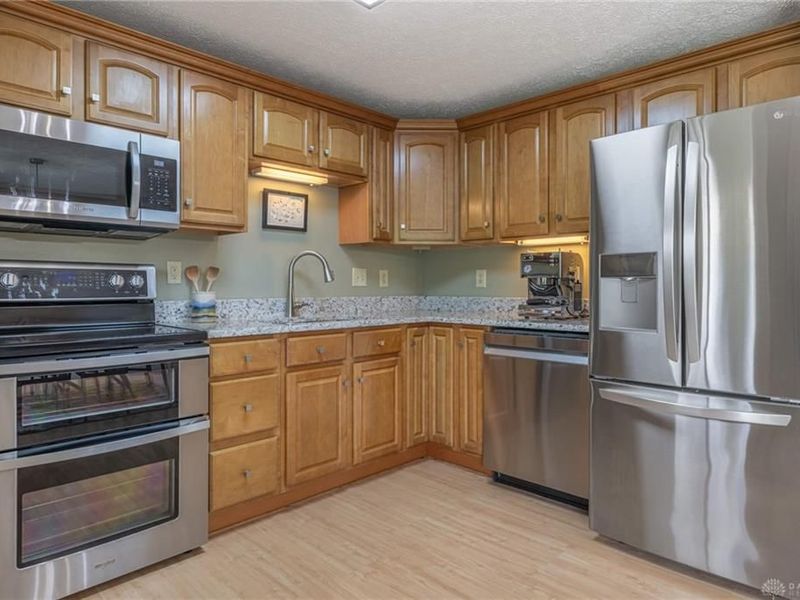 9398 Shawhan Drive, Centerville, OH 45458 Photo 6