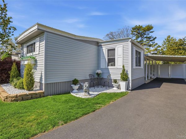 36 sunflower , Bohemia, NY 11716