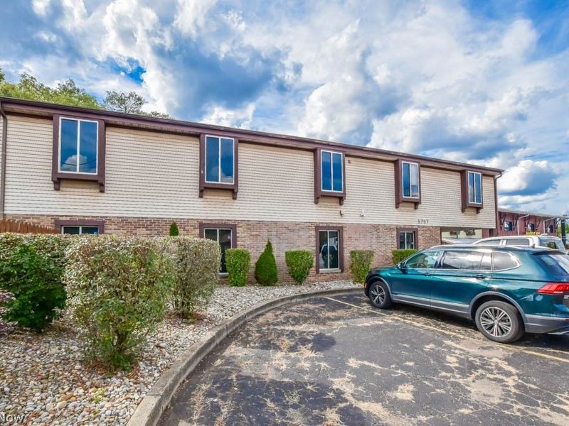3757 Cleveland Avenue NW, Unit 202, Canton, OH 44709 Photo 1