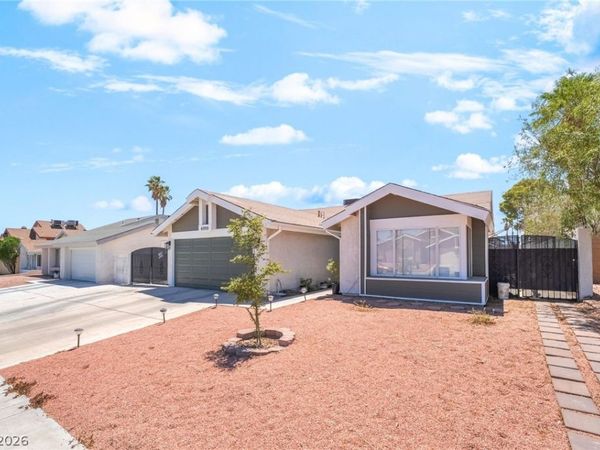 6999 Mountain Moss Drive , Las Vegas, NV 89147