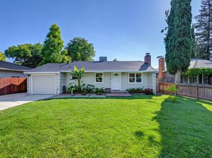 5712 Carlson Dr, Sacramento, CA 95819 Photo