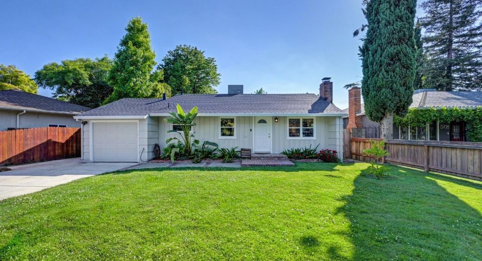 5712 Carlson Dr, Sacramento, CA 95819 Photo