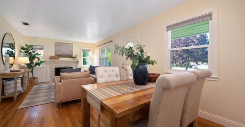 5712 Carlson Dr, Sacramento, CA 95819 Photo