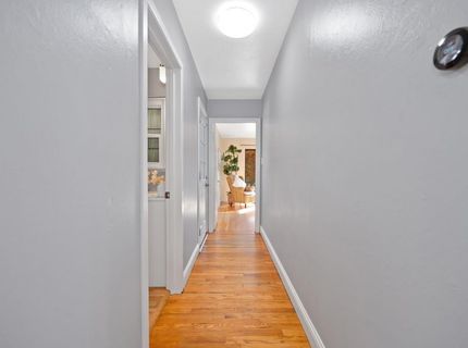 5712 Carlson Dr, Sacramento, CA 95819 Photo