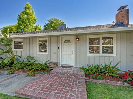 5712 Carlson Dr, Sacramento, CA 95819 Photo