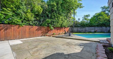 5712 Carlson Dr, Sacramento, CA 95819 Photo
