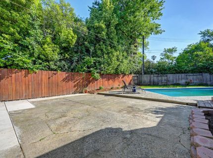5712 Carlson Dr, Sacramento, CA 95819 Photo