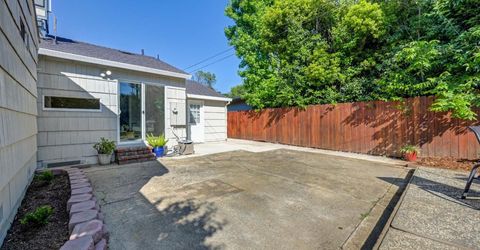 5712 Carlson Dr, Sacramento, CA 95819 Photo