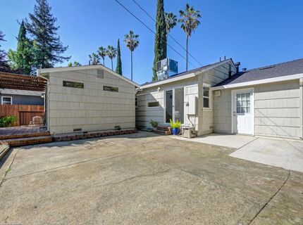5712 Carlson Dr, Sacramento, CA 95819 Photo