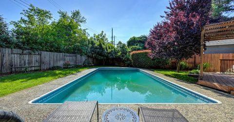 5712 Carlson Dr, Sacramento, CA 95819 Photo