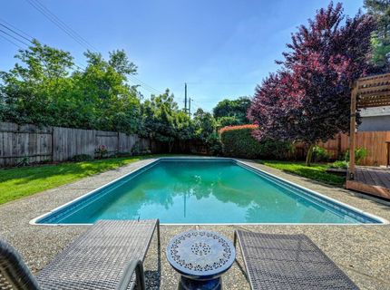 5712 Carlson Dr, Sacramento, CA 95819 Photo