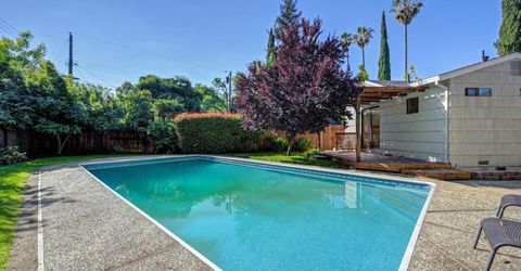 5712 Carlson Dr, Sacramento, CA 95819 Photo